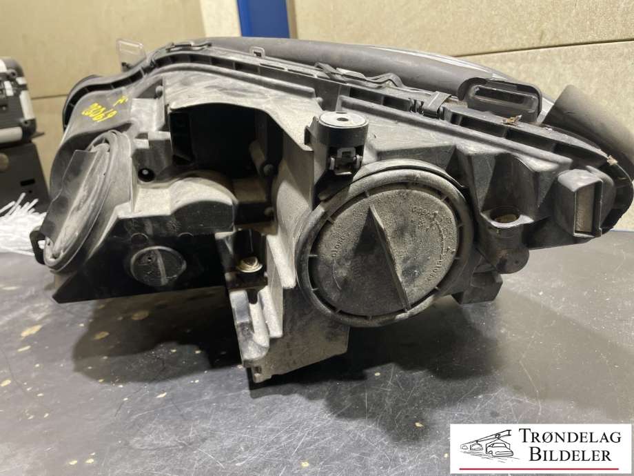 Frontlykt høyre halogen til Mercedes ML 2011-2015 (Fase 1) (W166) (W166) (A1668208461|)
