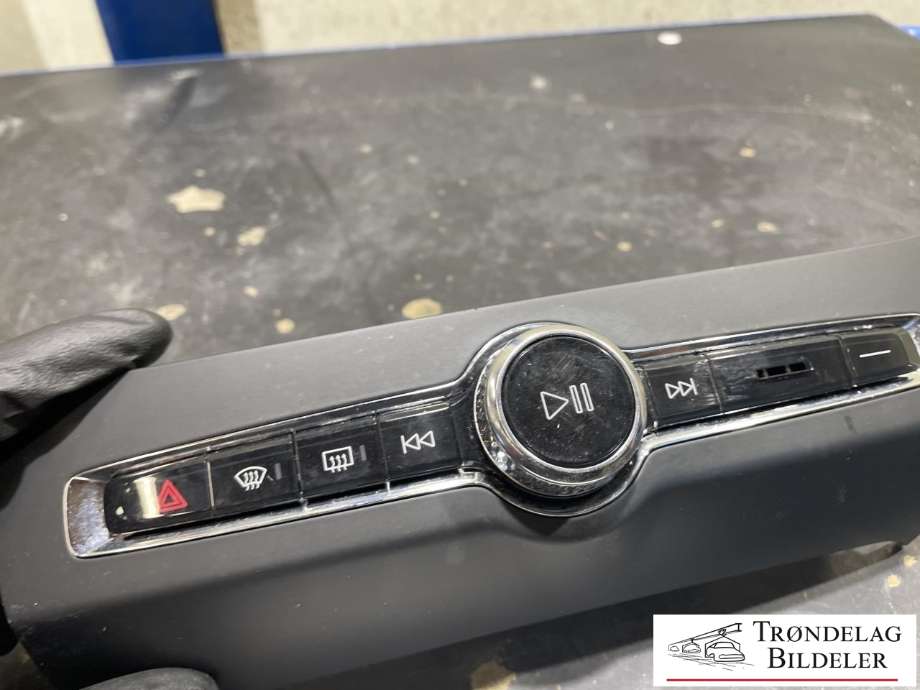 Bilstereo betjeningspanel til Volvo V90 / V90 CC / S90 2016-->> (P31398845|)