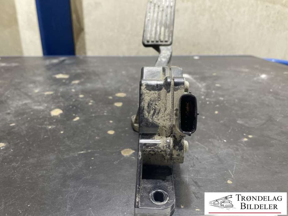 Pedal gass til Isuzu D-Max 2012-2017 (Type II, Fase 1)  (8980677481|)