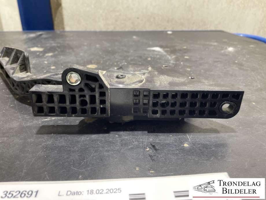 Pedal gass til Isuzu D-Max 2012-2017 (Type II, Fase 1)  (8980677481|)