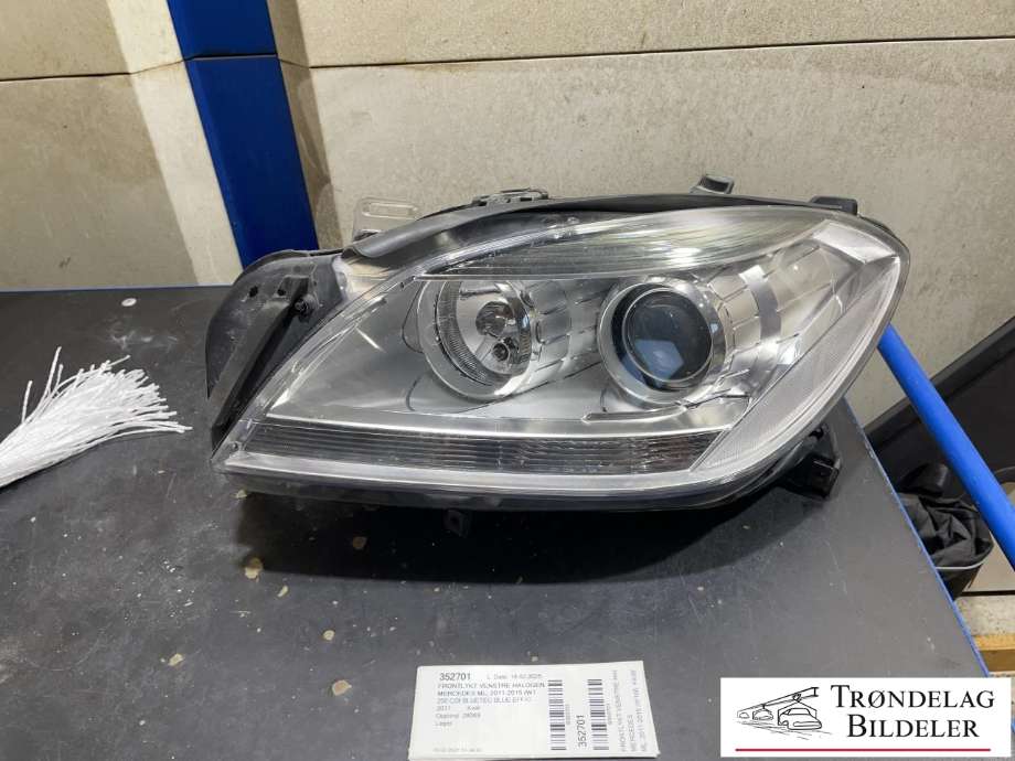 Frontlykt venstre halogen til Mercedes ML, 2011-2015 (Fase 1) (W166) (W166) (A1668206659|A1668200161)