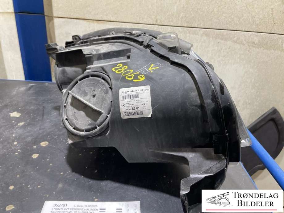 Frontlykt venstre halogen til Mercedes ML 2011-2015 (Fase 1) (W166) (W166) (A1668206659|A1668200161|A1668208361|A1668204659|)