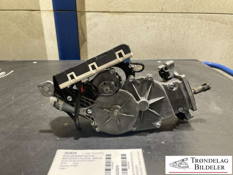 Baklukeåpner motor til Mercedes E-Klasse 2009-2013 (Fase 1) (W212) (W212) (A2128203642|)