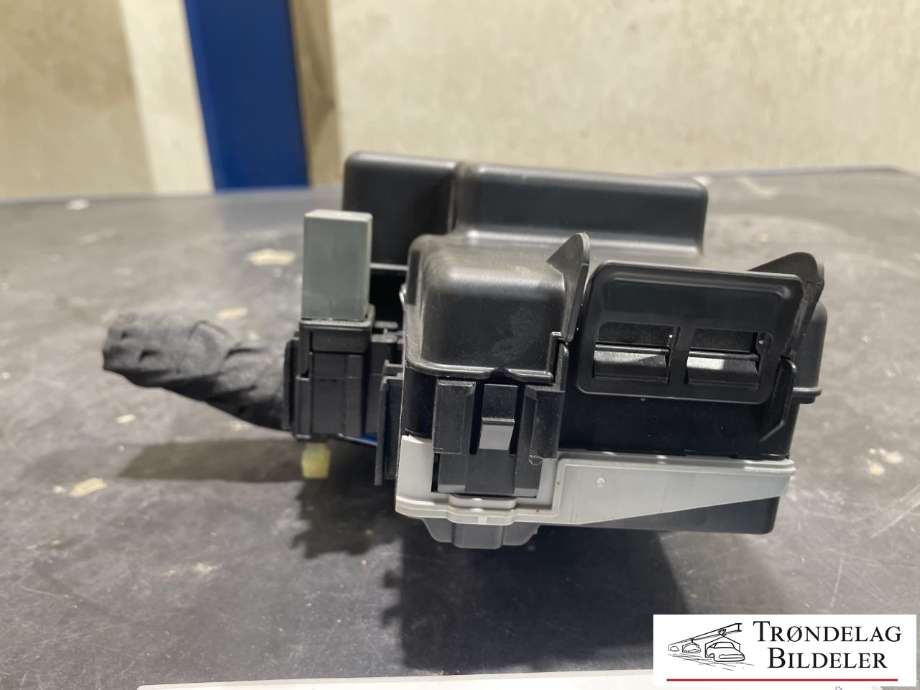 Sikringsboks til Volvo V90 / V90 CC / S90 2016-->>  (31384034|)