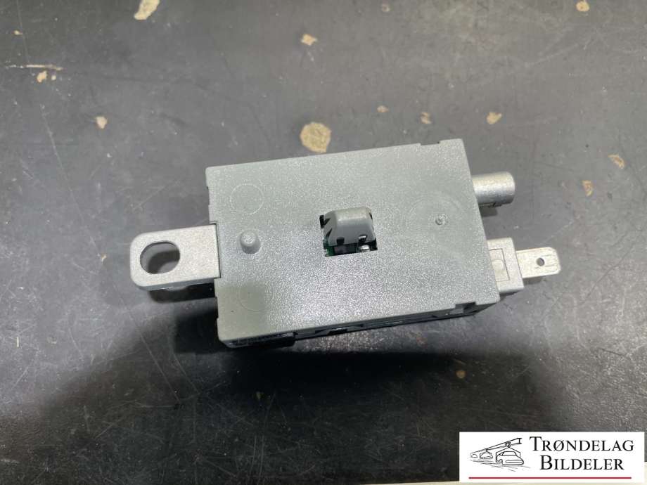 Antenne forsterker til Ford Mondeo 2014-2019 (Type V, Fase 1)  (DS7T-18C847-CA|)