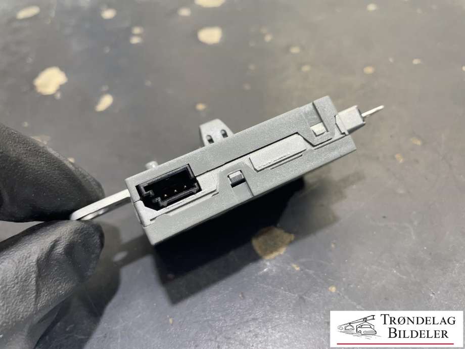 Antenne forsterker til Ford Mondeo 2014-2019 (Type V, Fase 1)  (DS7T-18C847-CA|)