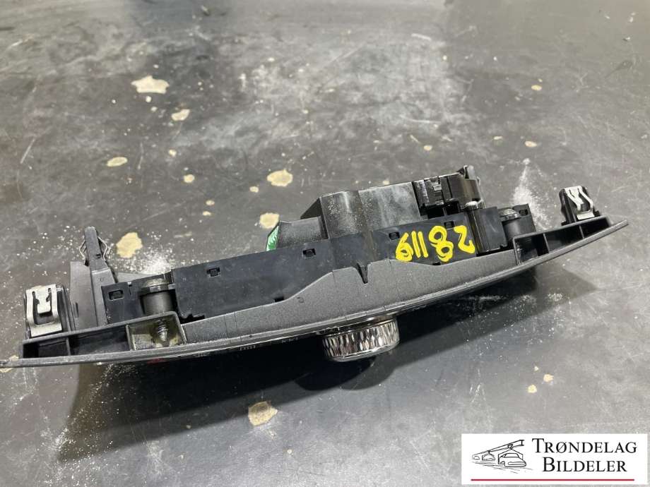 Bilstereo betjeningspanel til Volvo V90 / V90 CC / S90 2016-->> (P31398845|)