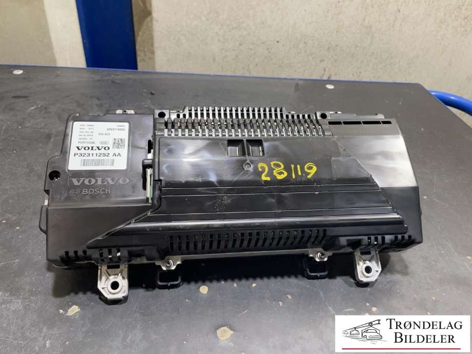 Instrumentpanel til Volvo V90 / V90 CC / S90 2016-->>  (P32311252 AA|)
