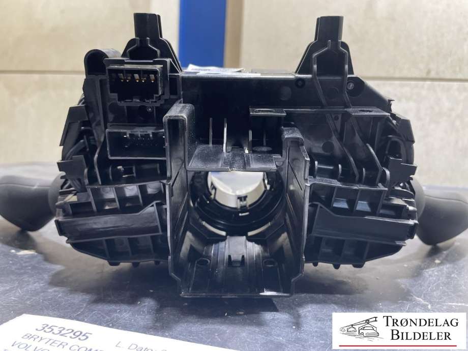 Bryter combi til Volvo V90 / V90 CC / S90 2016-->>  (32266026|)