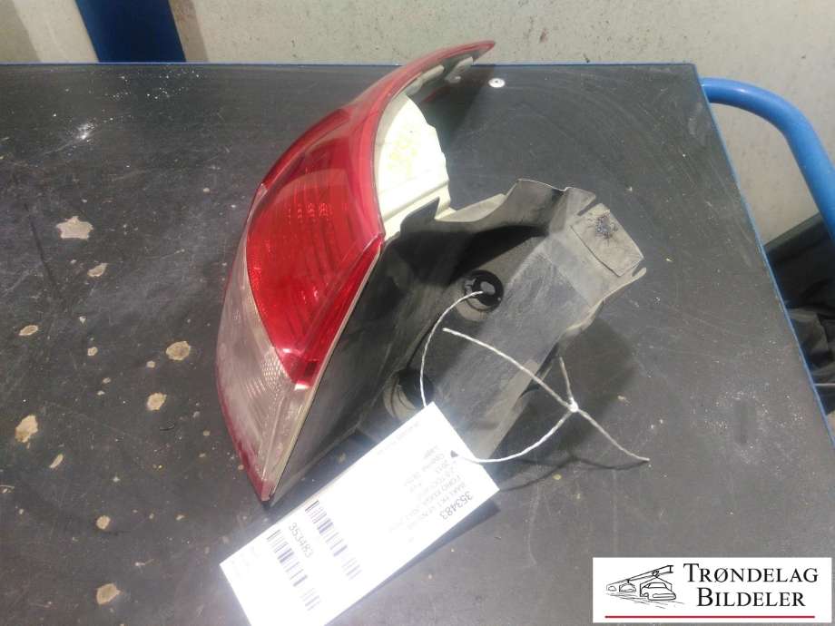 Baklykt venstre ytre til Ford Kuga 2013-2019  (CV44-13405-AE|CV44-13405-AG|)