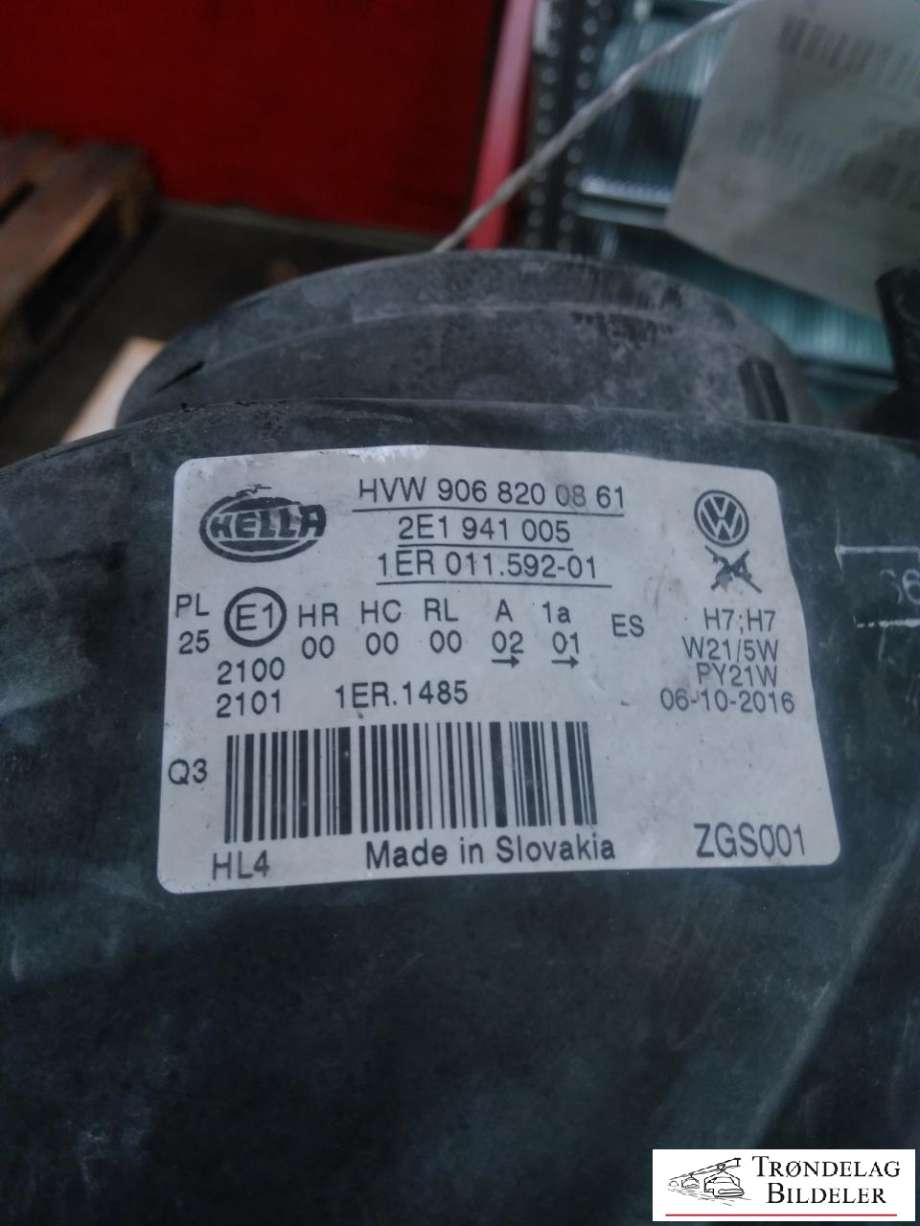 Frontlykt venstre halogen til VW Crafter 2011-2016 (Type I, Fase 2)  (2E1941005|)
