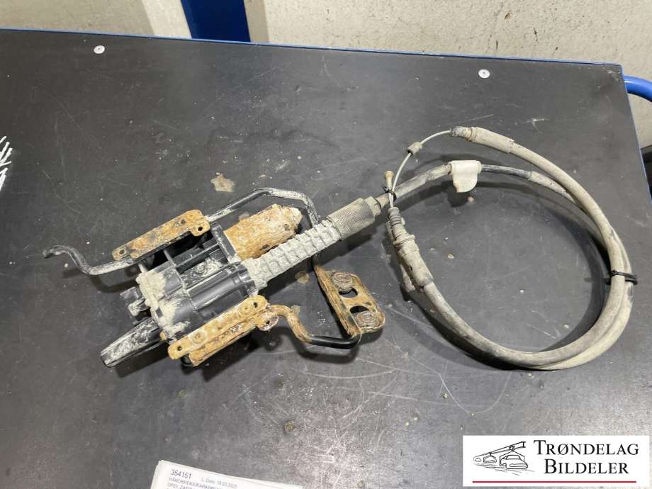 Håndbrekk/parkbrems elektrisk, fra bakstilling til Opel Zafira Tourer 2012-2018  (13582928|A2C53440441|13365044|13369146|13441134)