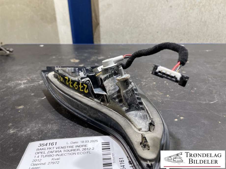 Baklykt venstre indre til Opel Zafira Tourer 2012-2018