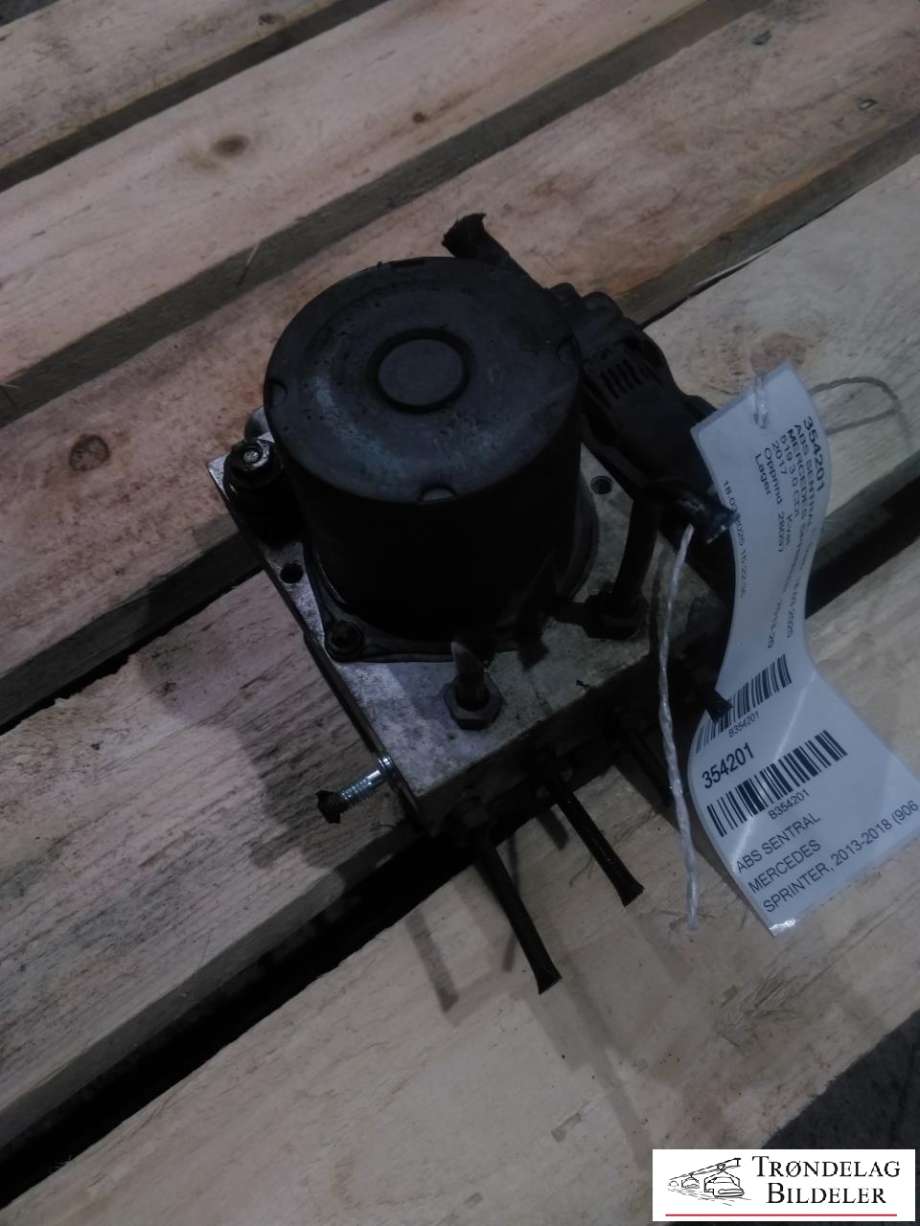 ABS sentral til Mercedes Sprinter, 2013-2018 (Fase 2) (906) (906) (0265956378)