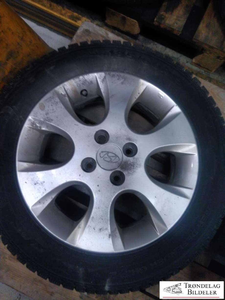 Hjulsett aluminium vinter til Hyundai i20 2009-2014 (Type I)  (LEAO|185/60/R15 4X100 5.5JX15 ET51 CB54|1MM|8-9MM MØNSTERDYBDE|PROD 18-24 PIGGDEKK)