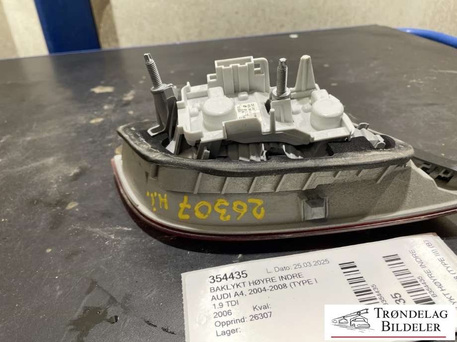 Baklykt høyre indre til Audi A4 2004-2008 (Type III) (B7) (B7) (8E9 945 094|)