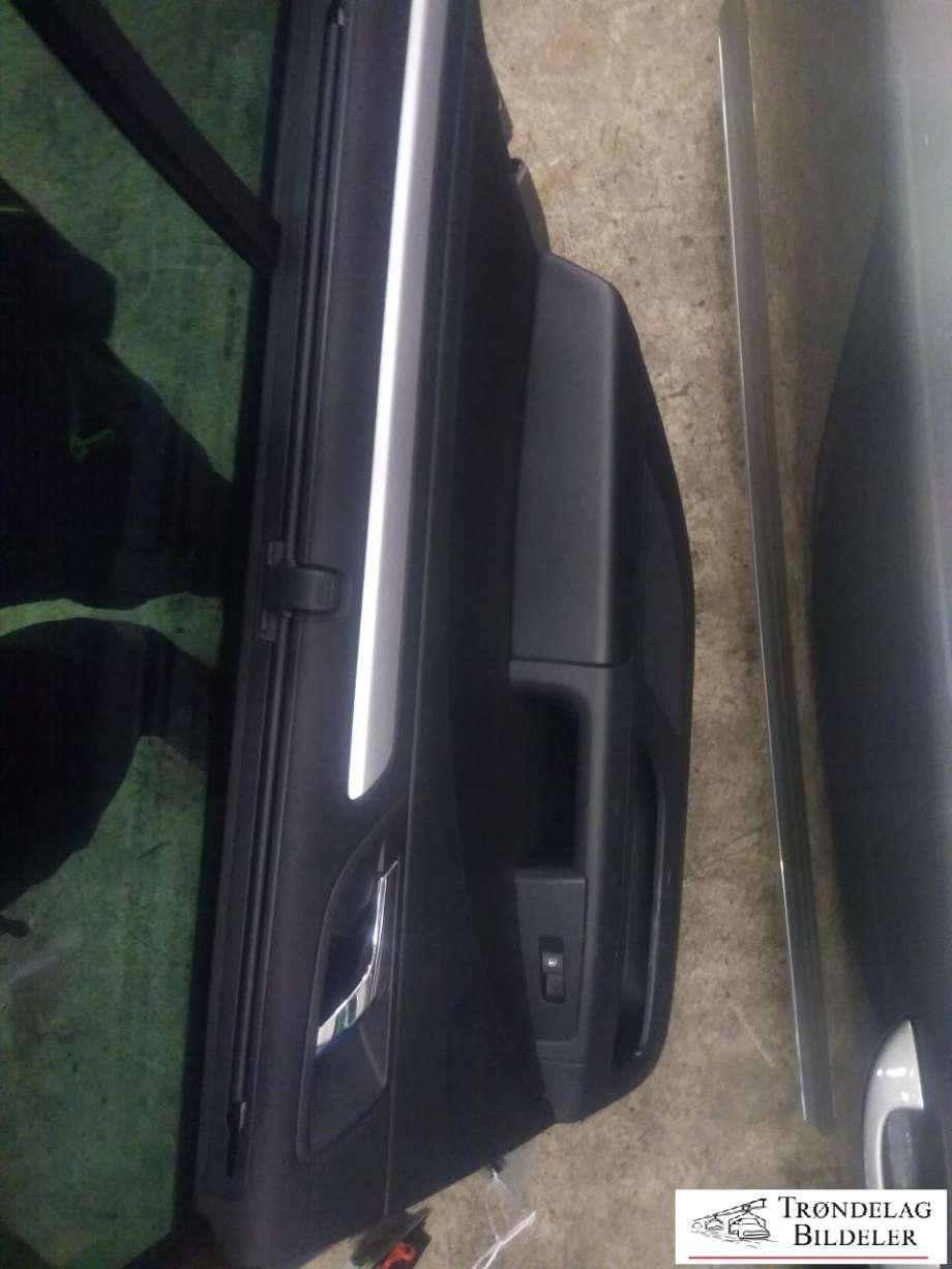 Dør høyre bak til Škoda Superb 2008-2015 (Type II)  (3T9833056|)