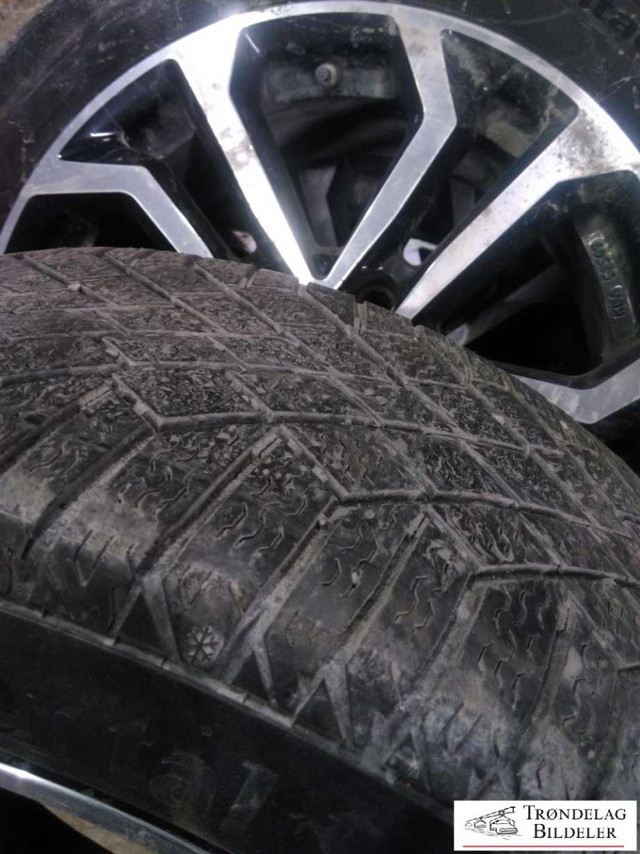 Hjulsett aluminium vinter til Hyundai Kona 2017-2021 (Type I, Fase 1)  (CONTINENTAL|215/55/R17 5X114.3 7JX17 ET50 CB67|1MM|7-8 MM MØNSTERDYBDE|PROD 23-20)
