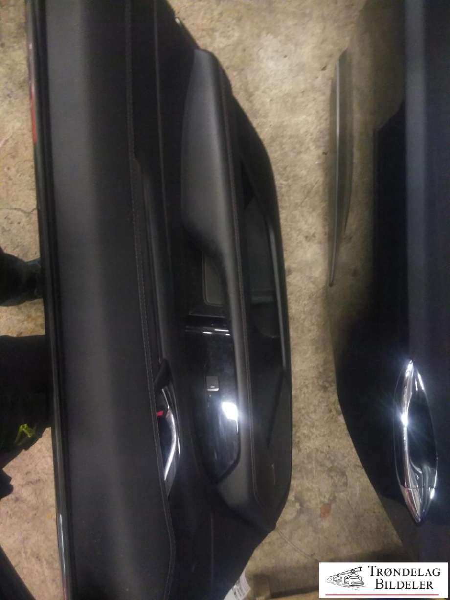 Dør høyre foran til Mazda CX-5 2017-->> (Type II) (KBY05802XE|)