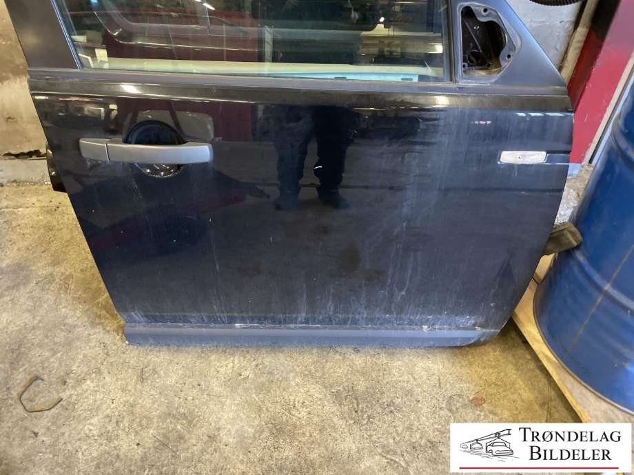 Dør høyre foran til Land Rover Discovery 2009-2017 (Type IV)  (LR016462|)