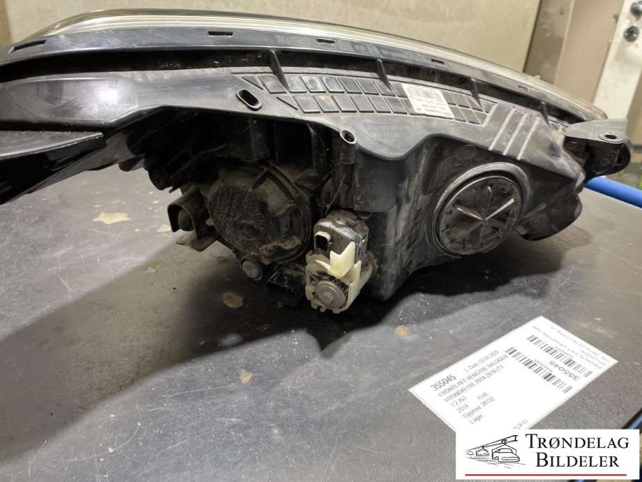 Frontlykt venstre halogen til Hyundai i10 2014-2018 (Type II)  (92101B 9300|)