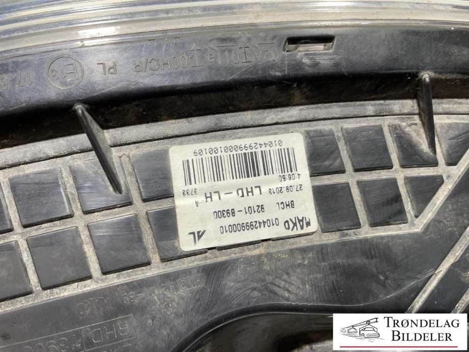 Frontlykt venstre halogen til Hyundai i10 2014-2018 (Type II)  (92101B 9300|)