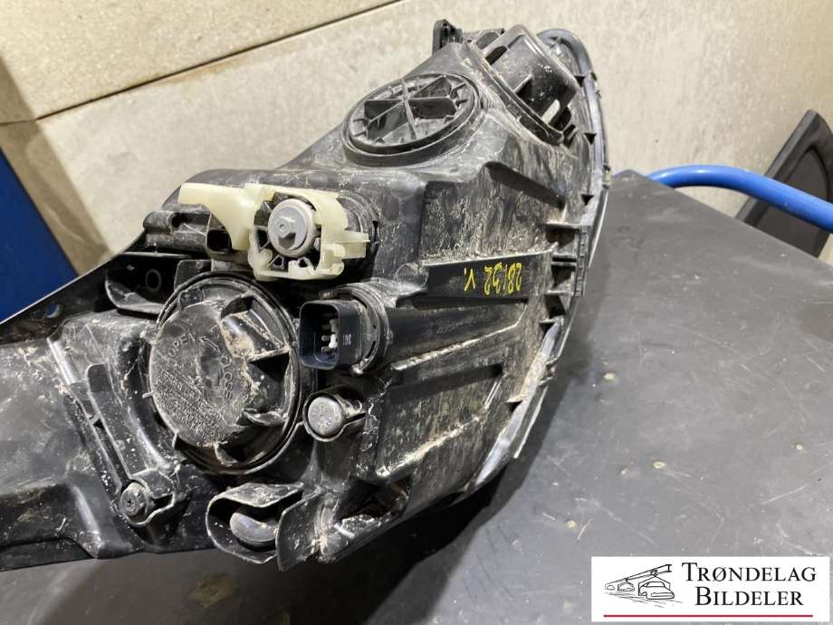Frontlykt venstre halogen til Hyundai i10 2014-2018 (Type II)  (92101B 9300|)
