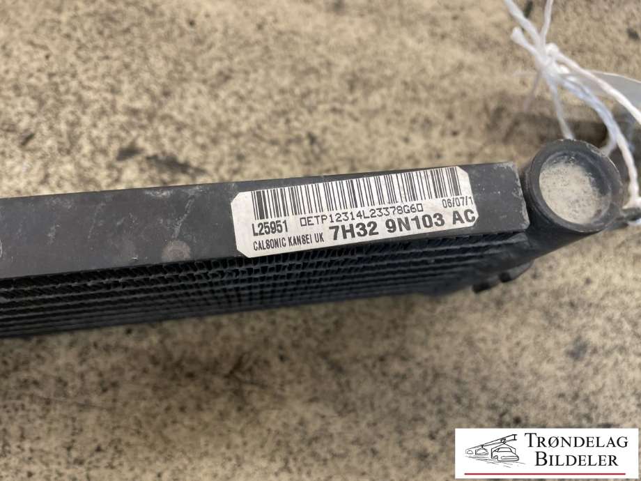 Oljekjøler til Land Rover Discovery 2009-2017 (Type IV)  (CALSONIC KANSEI|7H32-9N103-AC|LR016639|)