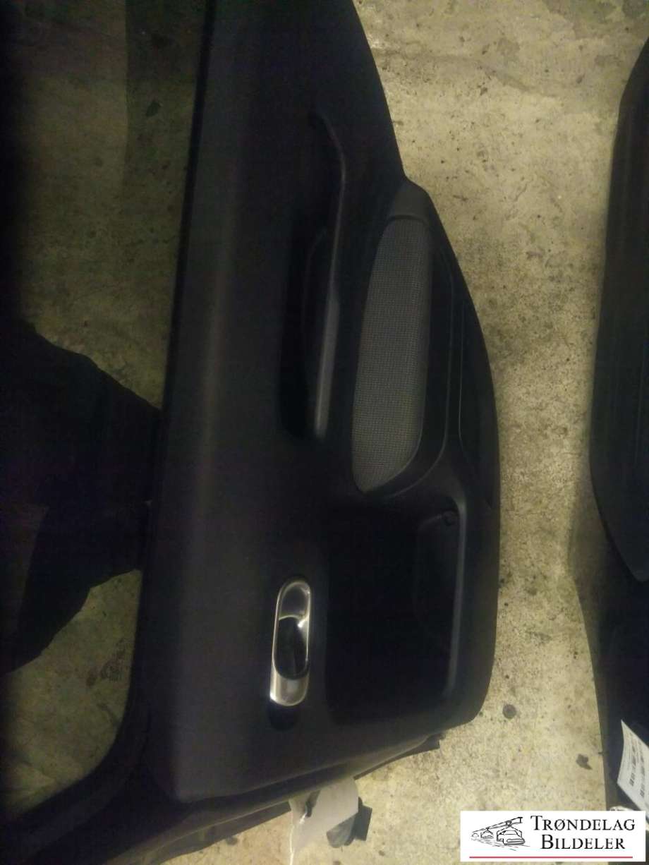 Dør høyre bak til Citroën C4, Cactus 2014-2017 (Fase 1)  (9801070080|98010236XT|)