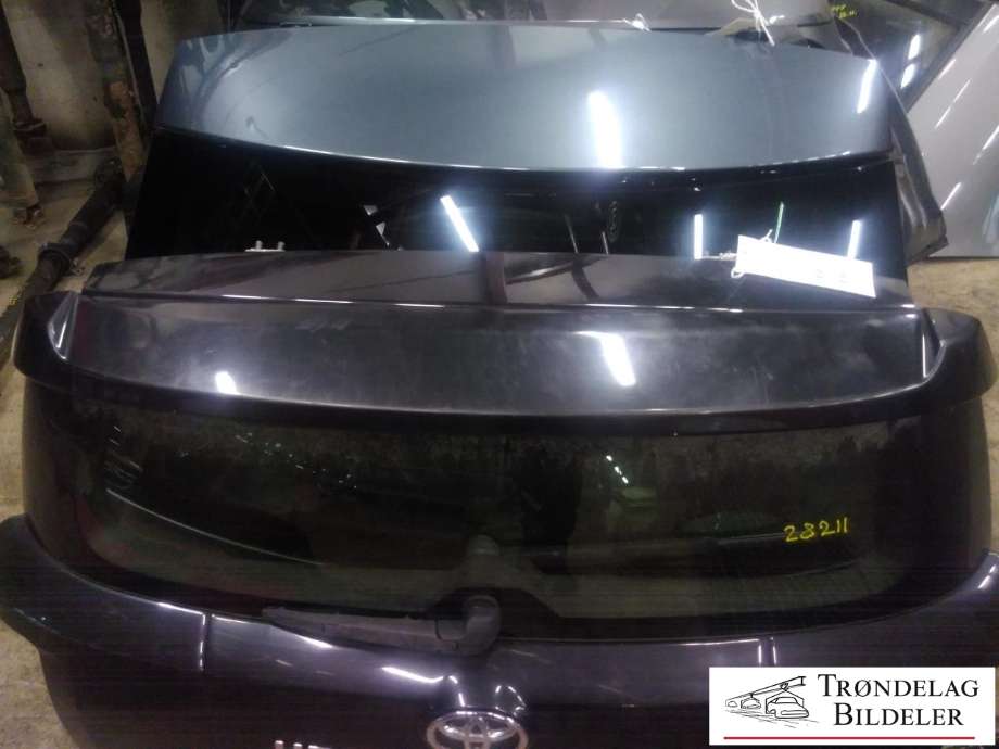 Bakluke til Toyota Urban Cruiser 2009-2014  (67005-52B30|)