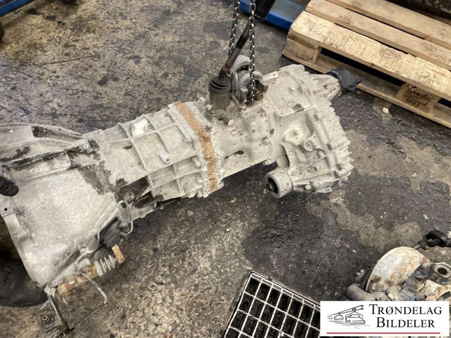 Girkasse 4WD komplett til Toyota Hiace 2001-2006 (Fase 2)  (330302F290|)