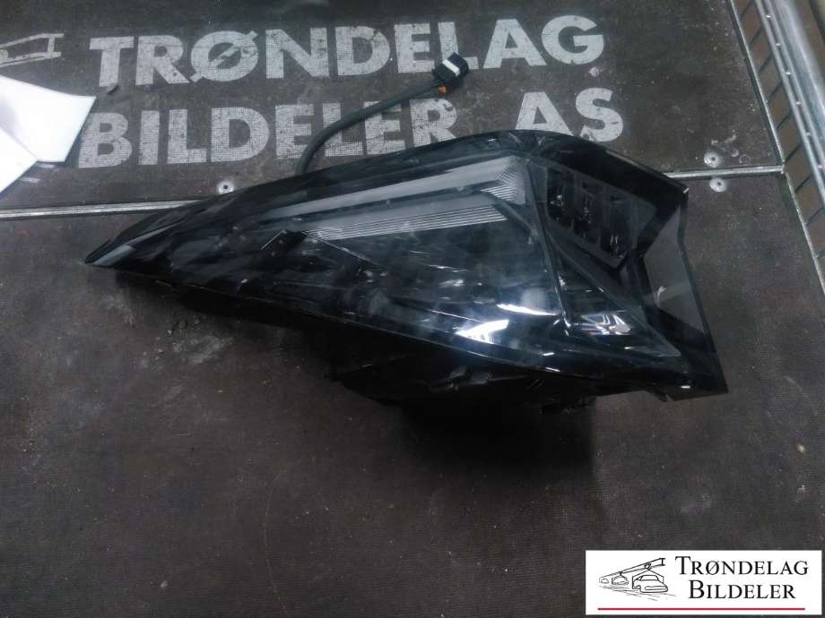 Baklykt venstre ytre til Peugeot e-3008, 2023-->> (B354927)