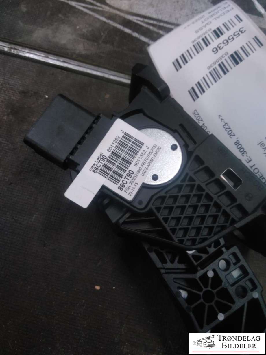 Pedal gass til Peugeot e-3008 2023-->>  (9836521680|)