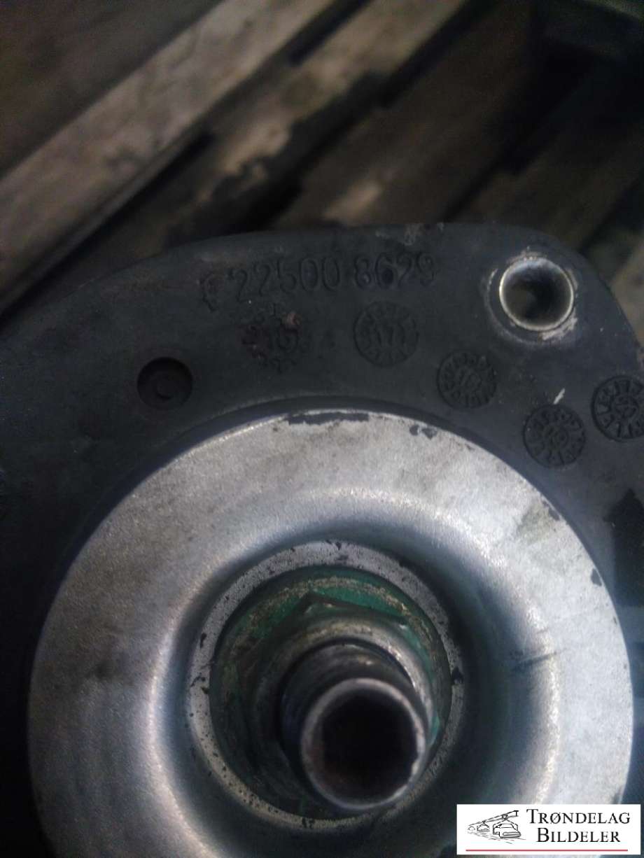 Fjærbein høyre foran til VW Golf V, Combi 2003-2008  (1T0 413 031 GK|1T0 413 031 CF|1T0 413 031 CP|1T0 413 031 DA|1T0 413 031 DB|1T0 413 031 DC|1T0 413 031 DH|1T0 413 031 DJ|1T0 413 031 DT|1T0 413 031 EG|1T0 413 031 EH|1T0 413 031 EJ|1T0 413 031 EK|5N0 413 031 AE|)