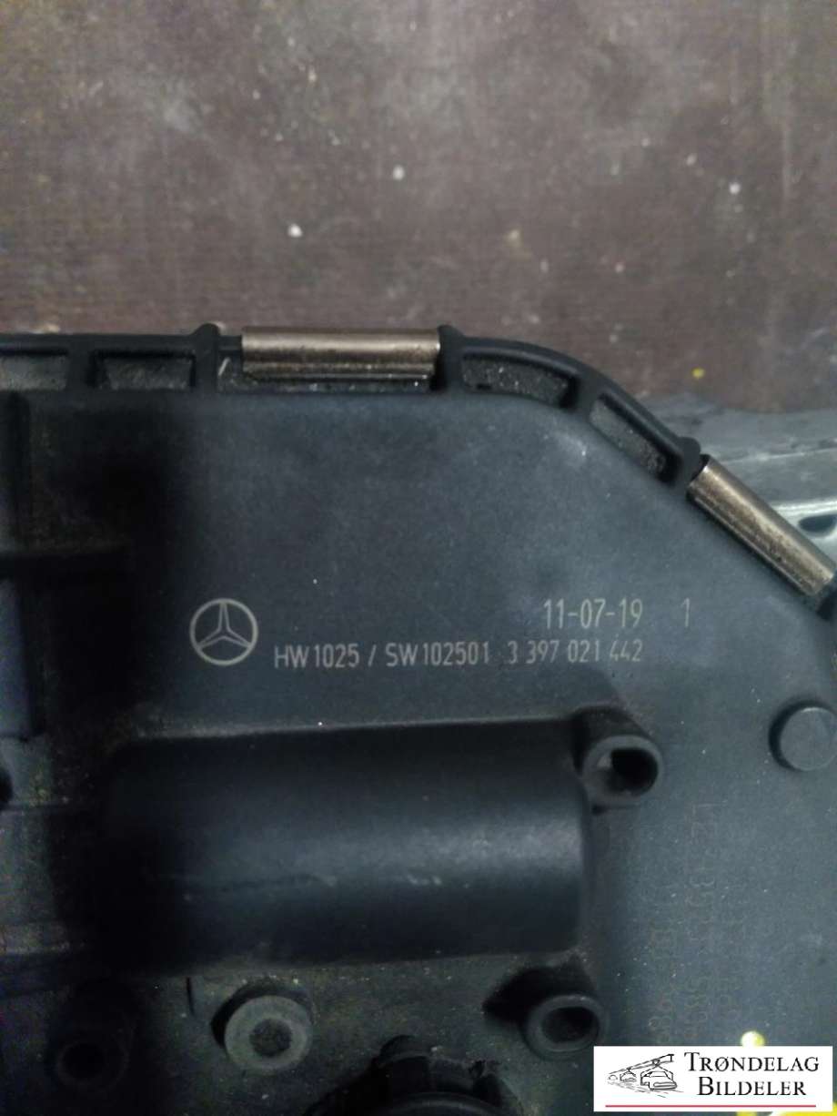 Viskermotor frontrute komplett m/overføring til Mercedes E-Klasse 2009-2013 (Fase 1) (W212) (W212) (BOSCH|3397021442|1137328692|A2128201240)