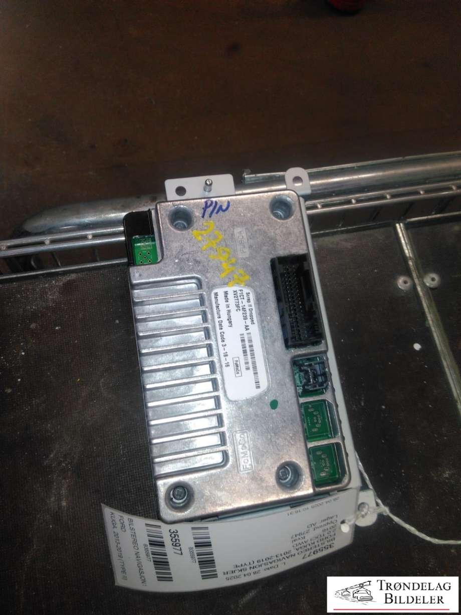 Bilstereo navigasjon skjerm til Ford Kuga 2013-2019  (F1CT14F239AA|)