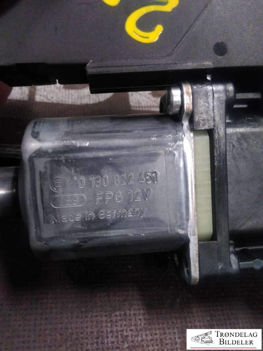 Ruteheis, kun motor, venstre foran til VW Passat 2011-2015 (B7) (B7) (0130822451|988691318|918432110)