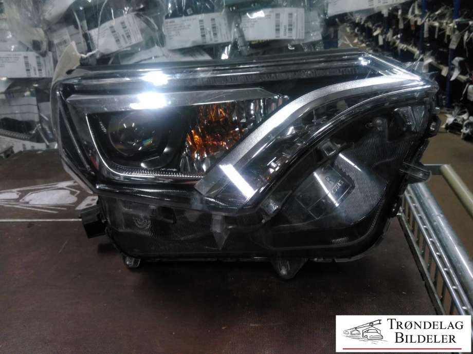 Frontlykt høyre full-LED til Toyota RAV4, 2016-2019 (Type IV, Fase 2)  (8596742010)