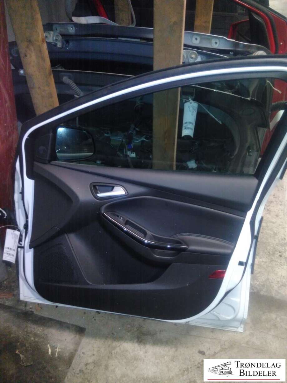 Dør høyre foran til Ford Focus, electric 2012-2018  (PBM51-A20124-BF|2147844|)