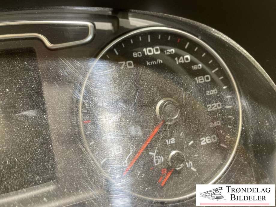 Instrumentpanel til Audi Q3 2011-2014 (Type I, Fase 1)  (8U0 920 930 E|)