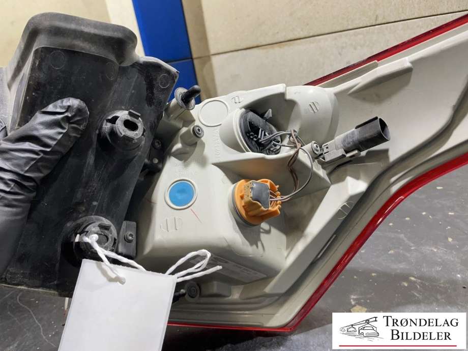 Baklykt venstre ytre til Ford Kuga 2013-2019 (CV44-13405-BH|)