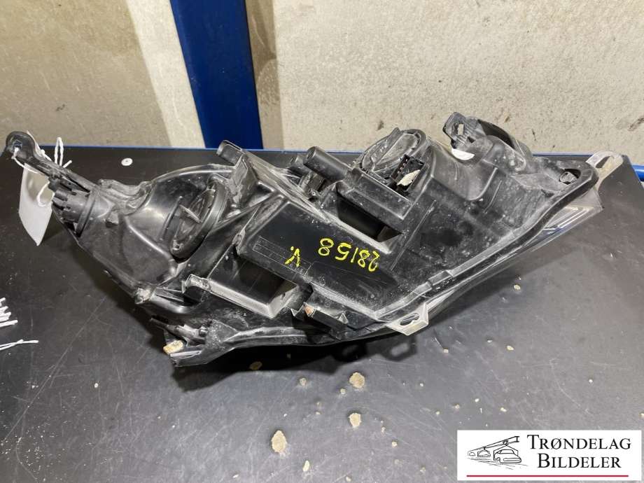 Frontlykt venstre halogen til Opel Astra J 2010-2015 (13253646|)