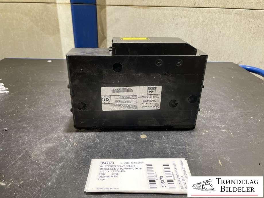 Bilstereo CD-veksler til Mercedes Vito/Viano 2004-2010 (Fase 1) (W639) (W639) (A2038703389|)