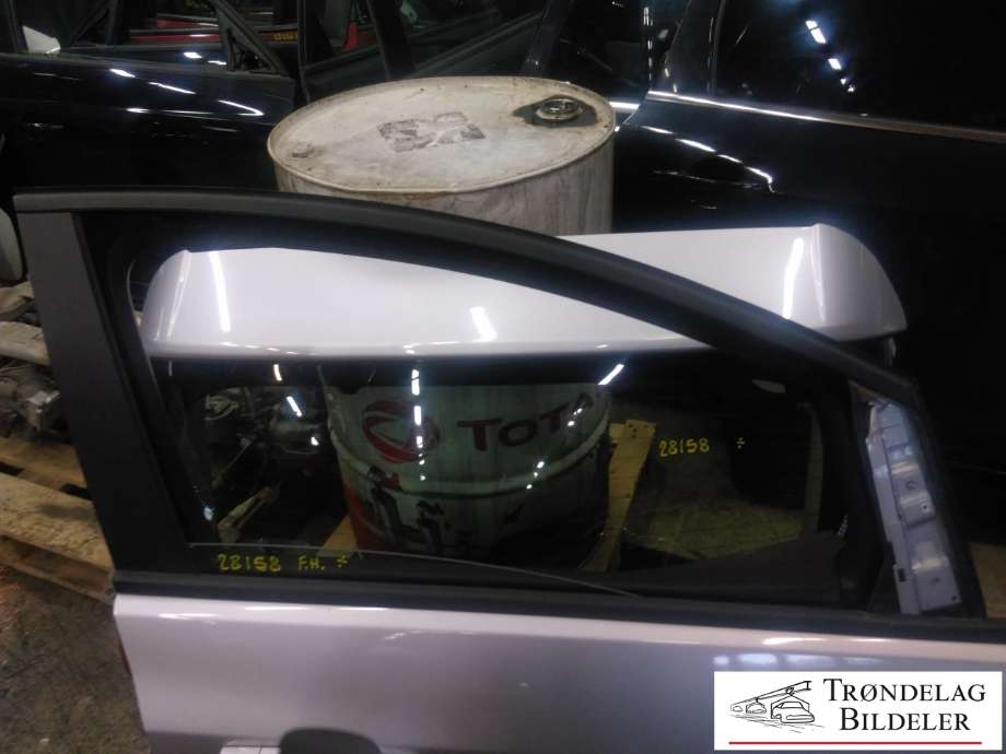 Dør høyre foran til Mitsubishi Outlander 2007-2010 (Type II, Fase 1)  (5700A278|5700B398|)