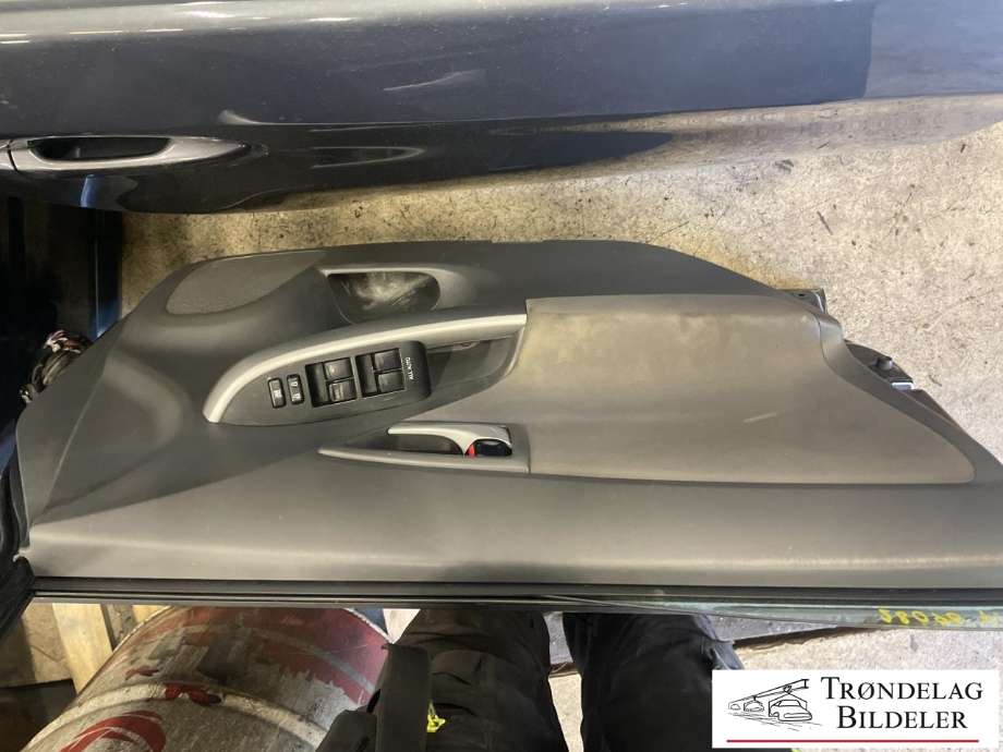 Dør venstre foran til Toyota Prius 2009-2016 (Type III) (COMBI) (COMBI) (67002-47070|67002-47071|67002-47080)