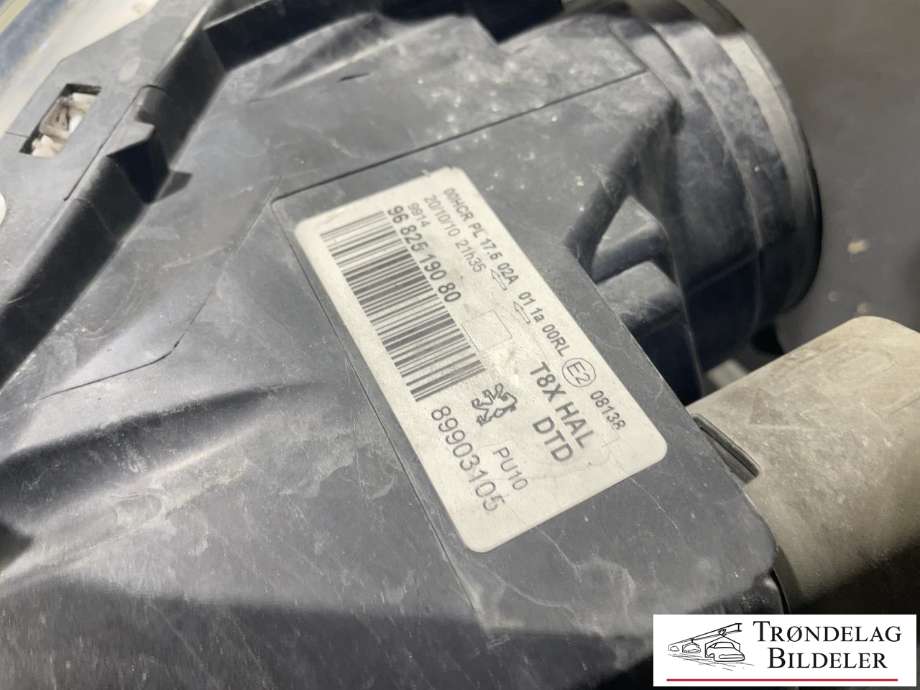 Frontlykt høyre halogen til Peugeot 3008 2009-2016 (Type I)  (96 825 190 80|)