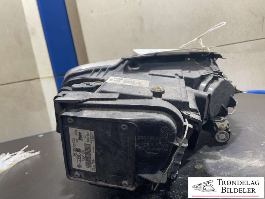 Frontlykt venstre xenon til VW Passat 2005-2010 (B6) (B6) (3C0941751K|)