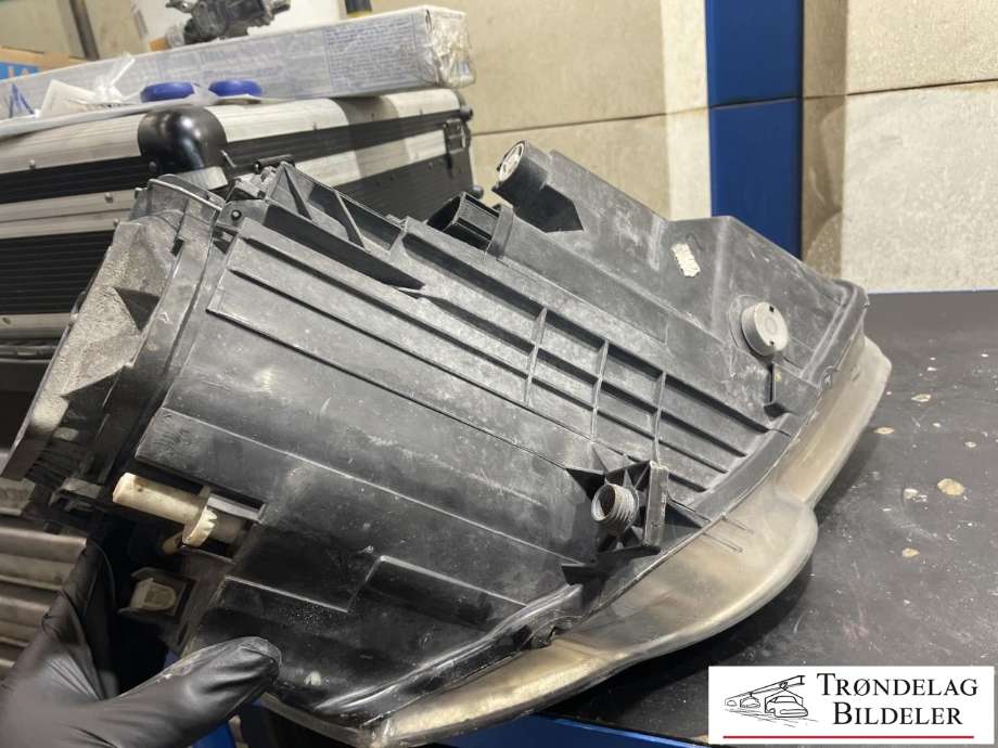 Frontlykt venstre xenon til VW Passat 2005-2010 (B6) (B6) (3C0941751K|)