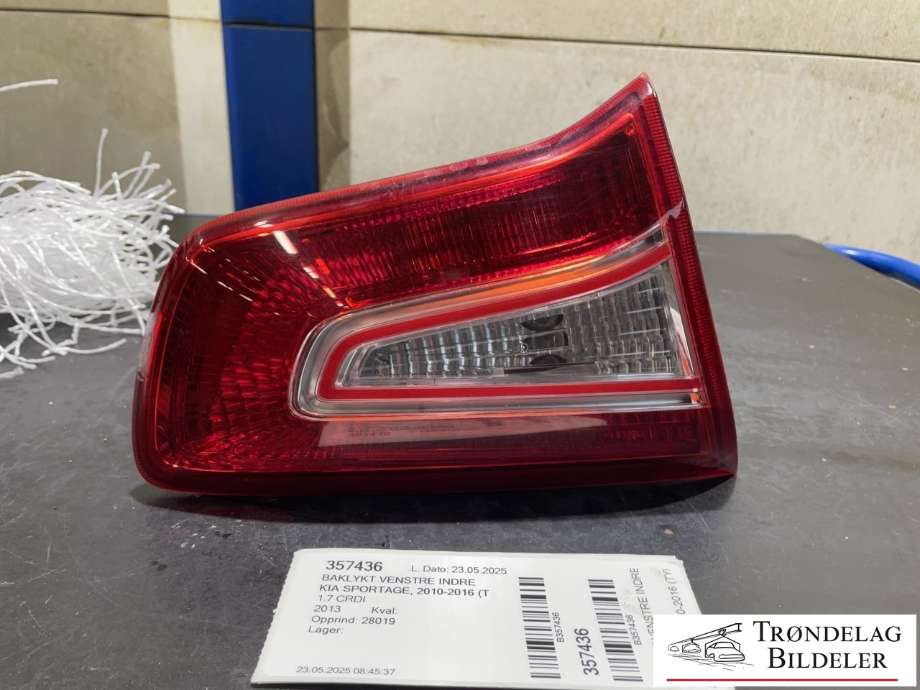 Baklykt venstre indre til Kia Sportage, 2010-2016 (Type III)  (92405 3W010)