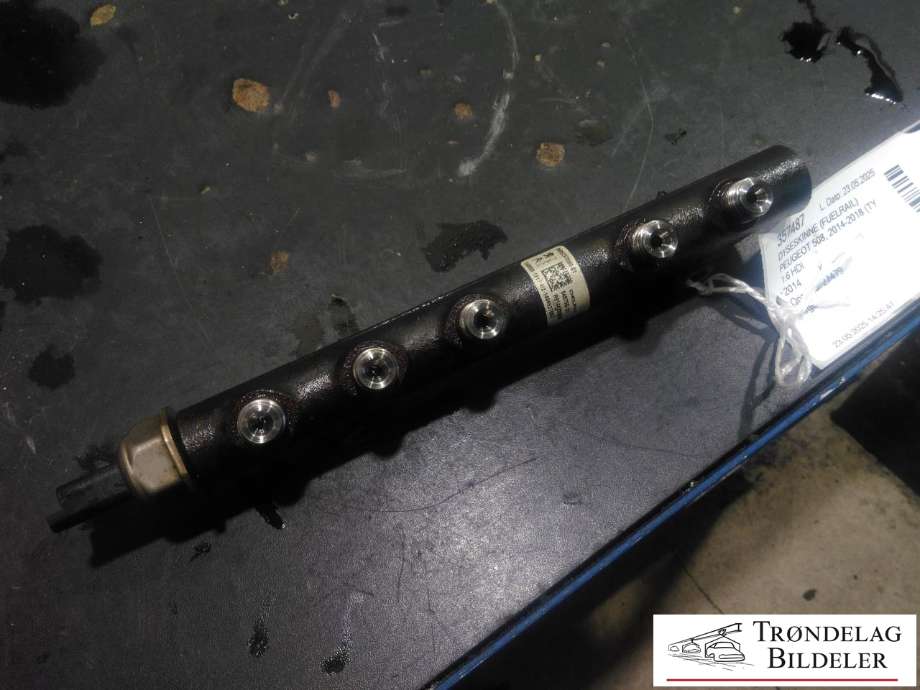 Dyseskinne (fuelrail) til Peugeot 508 2014-2018 (Type I, Fase 2)  (1570 P7|)